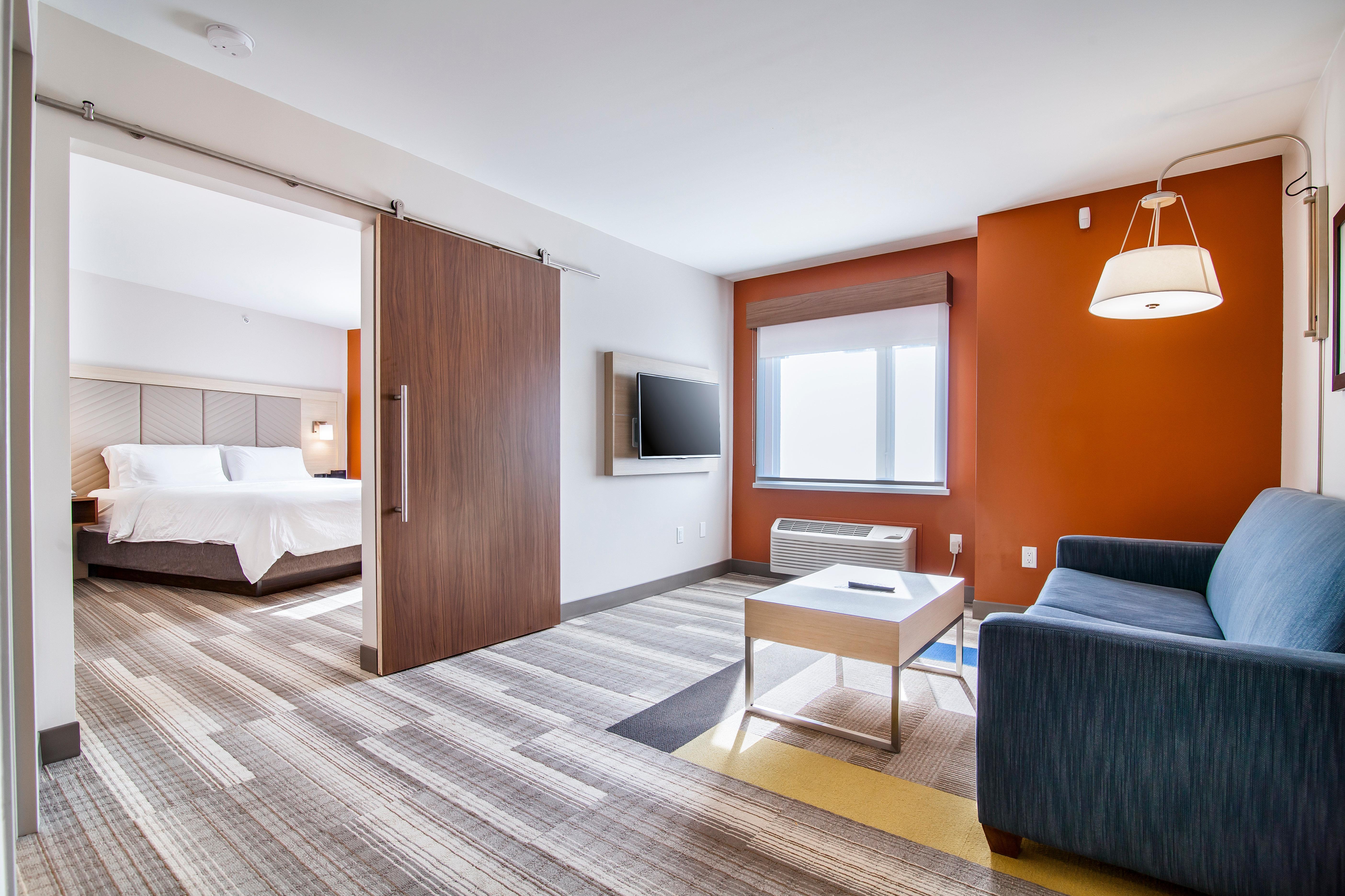 Holiday Inn Express & Suites Langley By Ihg Eksteriør billede