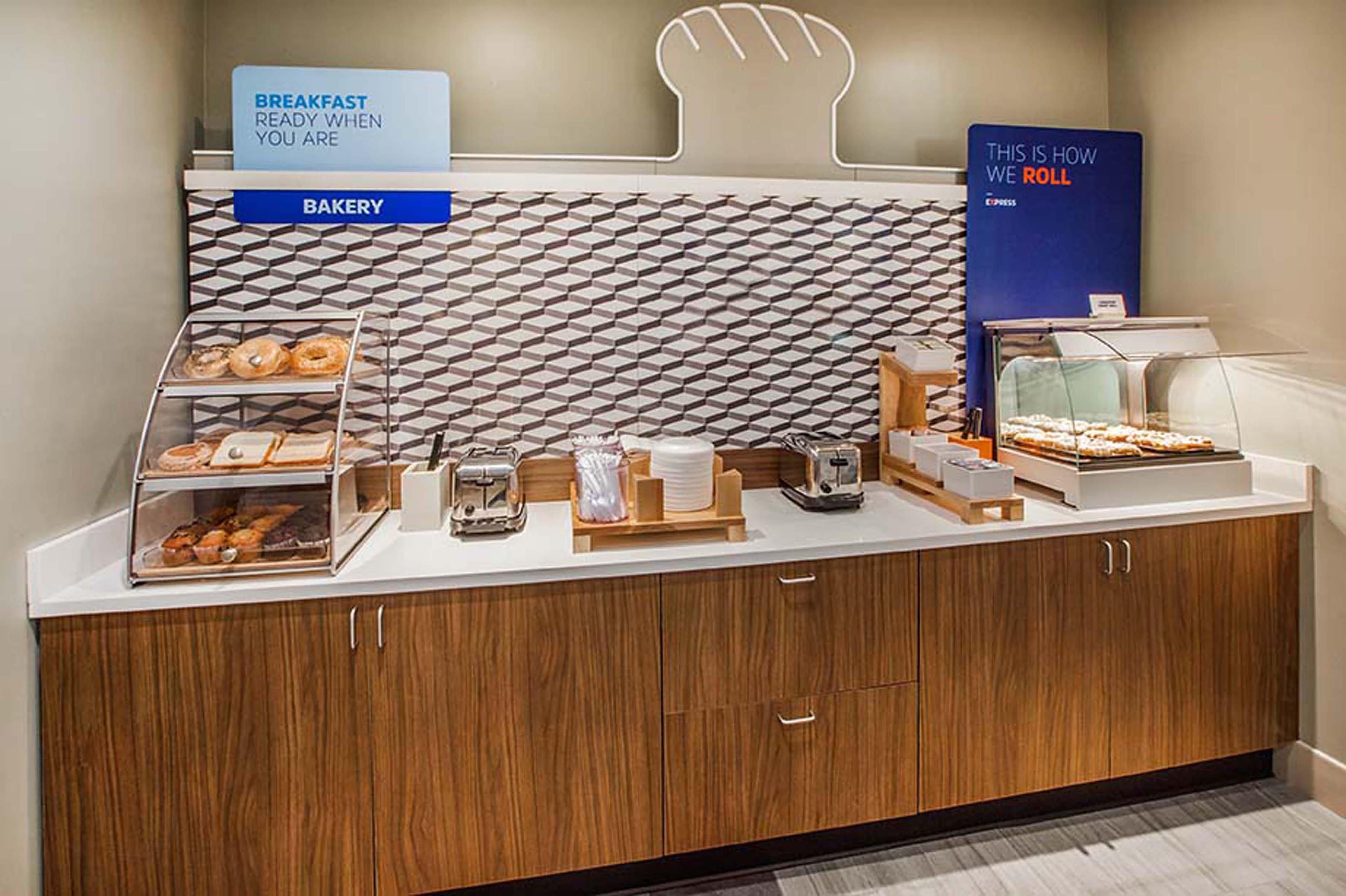 Holiday Inn Express & Suites Langley By Ihg Eksteriør billede
