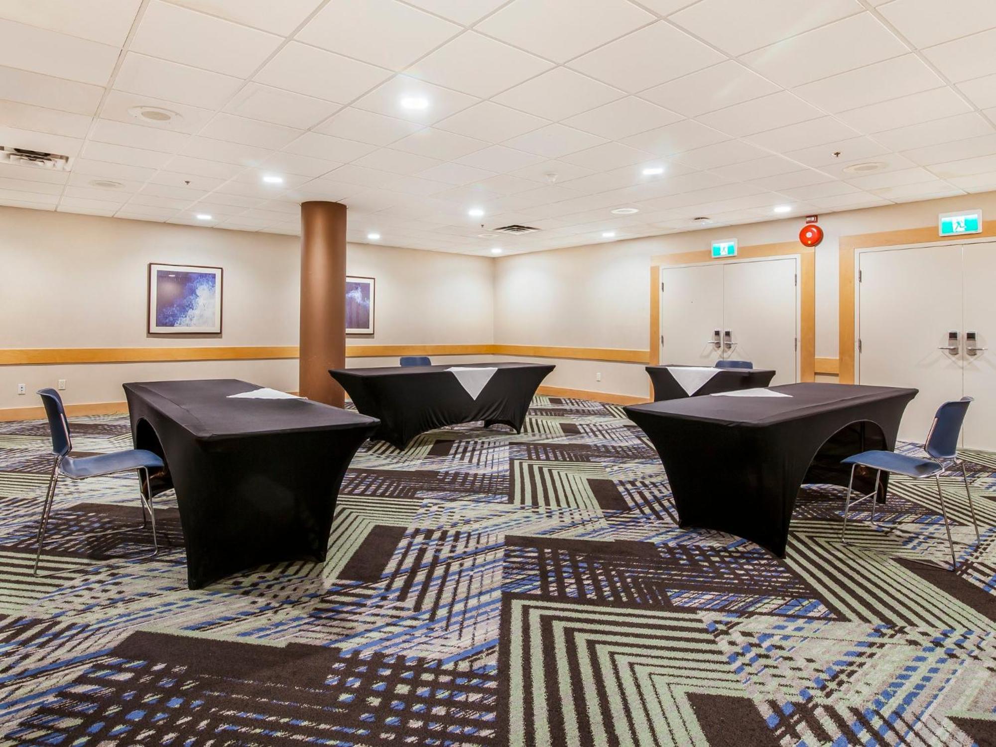 Holiday Inn Express & Suites Langley By Ihg Eksteriør billede